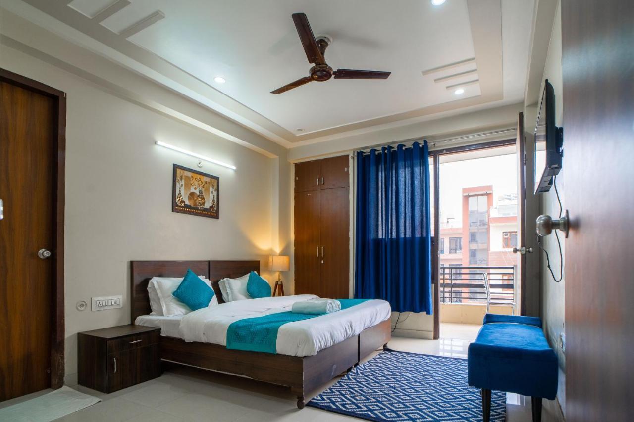 The Lodgers 2 Bhk Serviced Apartment Infront Of Artemis Hospital 구르가온 외부 사진