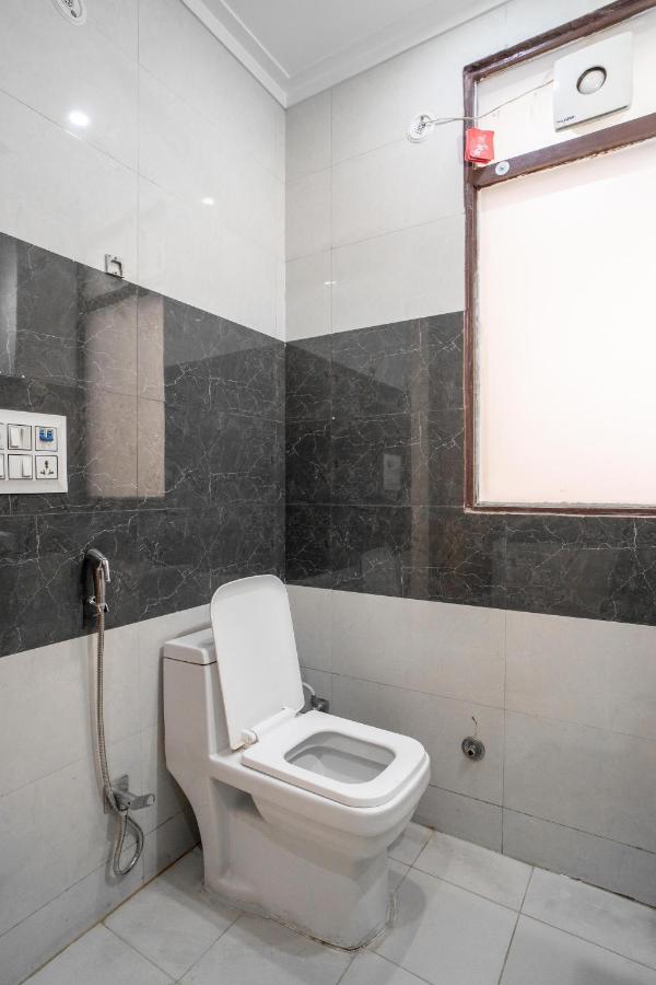 The Lodgers 2 Bhk Serviced Apartment Infront Of Artemis Hospital 구르가온 외부 사진