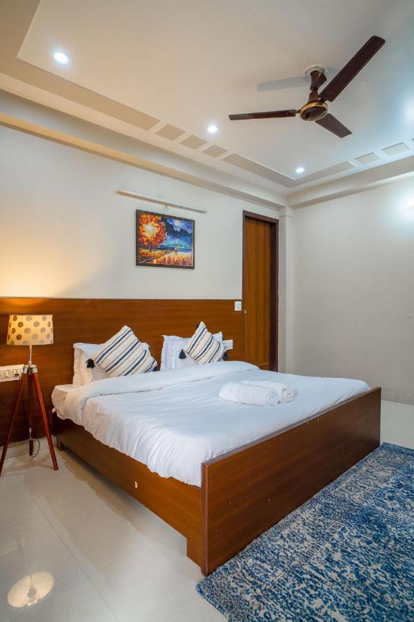 The Lodgers 2 Bhk Serviced Apartment Infront Of Artemis Hospital 구르가온 외부 사진