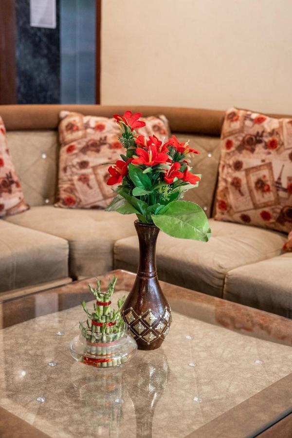The Lodgers 2 Bhk Serviced Apartment Infront Of Artemis Hospital 구르가온 외부 사진