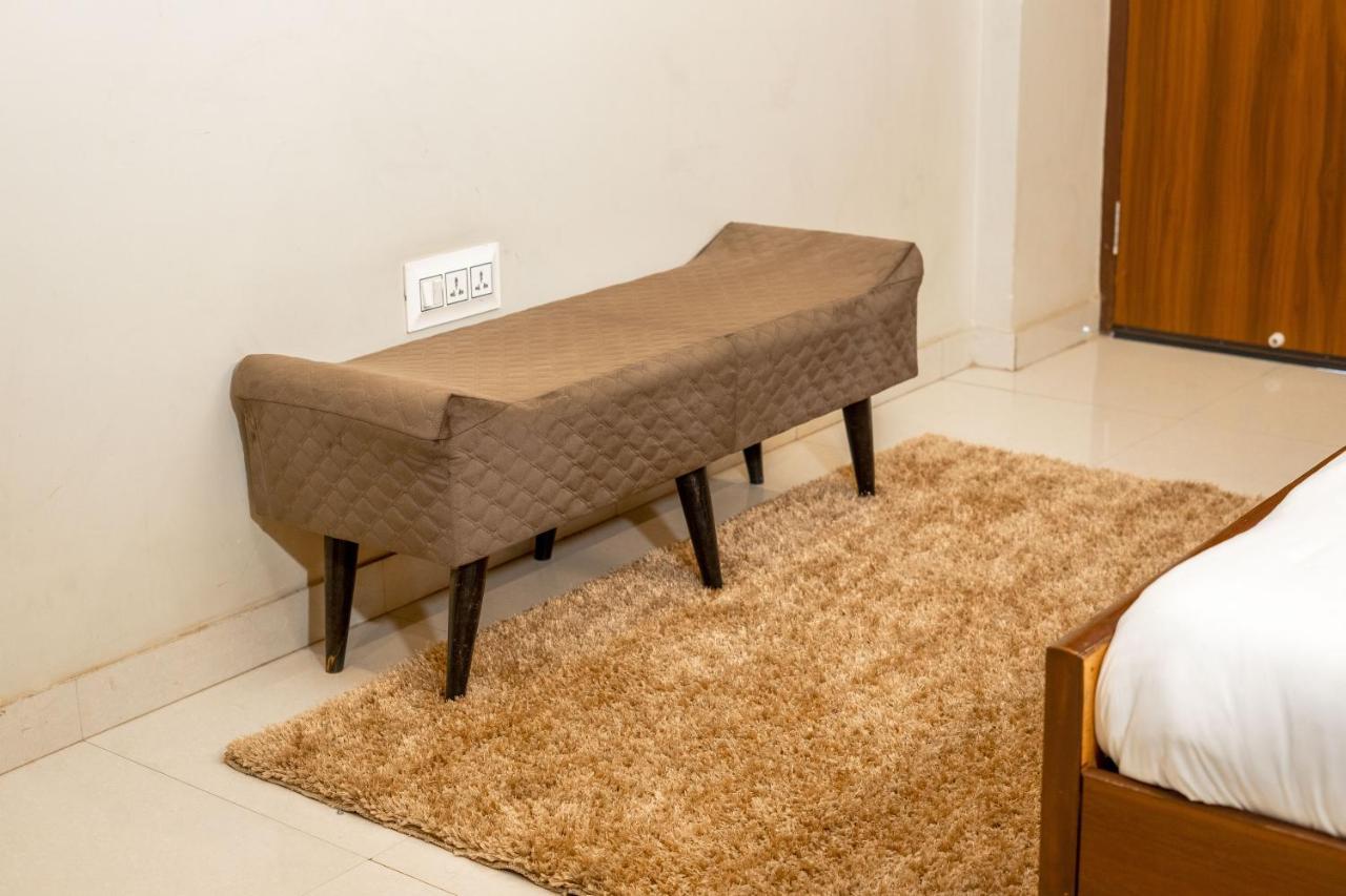 The Lodgers 2 Bhk Serviced Apartment Infront Of Artemis Hospital 구르가온 외부 사진
