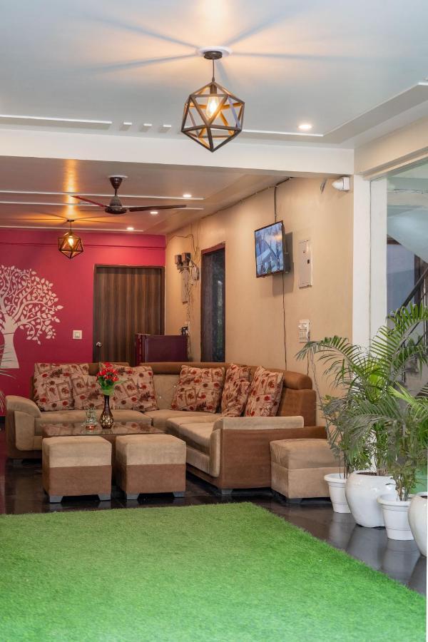 The Lodgers 2 Bhk Serviced Apartment Infront Of Artemis Hospital 구르가온 외부 사진