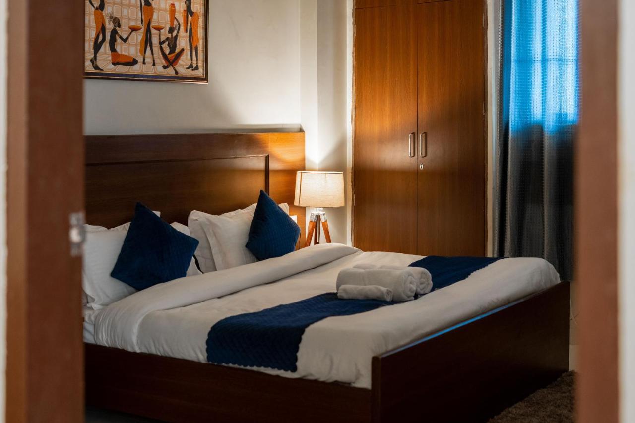 The Lodgers 2 Bhk Serviced Apartment Infront Of Artemis Hospital 구르가온 외부 사진